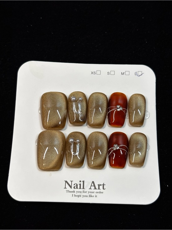 Other - Nail Art Press-On Set in Gold and Amber by